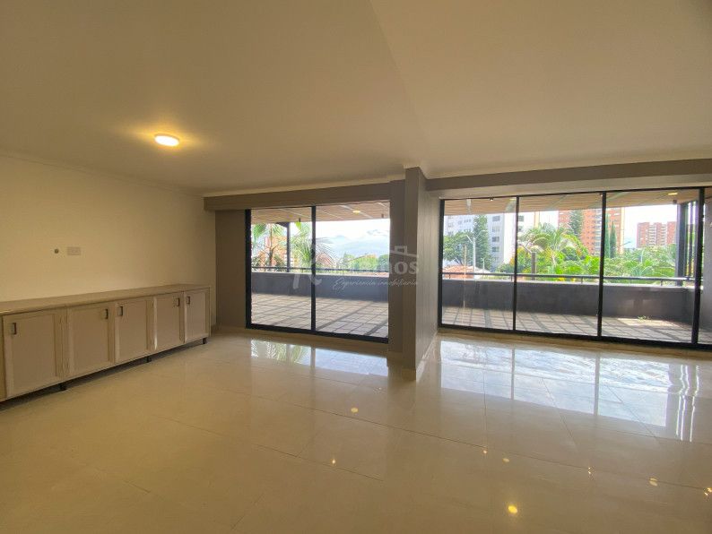 Apartamento en venta Antioquia Medellín El Compromiso 278 m2 Habitaciones 3 Baños 3 Garajes 2 Precio $1495000000