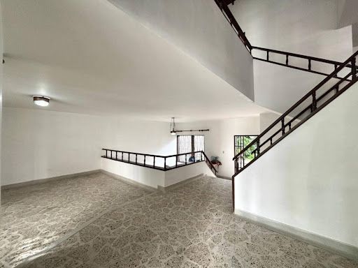 Casa en venta Antioquia Medellín Los Conquistadores 350 m2 Habitaciones 3 Baños 3 Garajes 1 Precio $2000000000