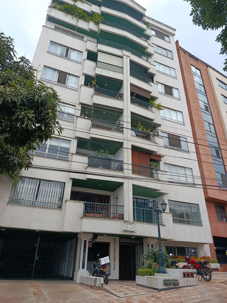 Apartamento en arriendo Valle Del Cauca Cali San Nicolás 245 m2 Habitaciones 3 Baños 4 Garajes 3 Precio $7000000