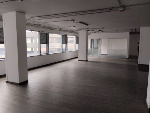 Oficina en arriendo Cundinamarca Bogotá Santa Barbara 453 m2 Habitaciones 0 Baños 2 Garajes 0 Precio $15416225