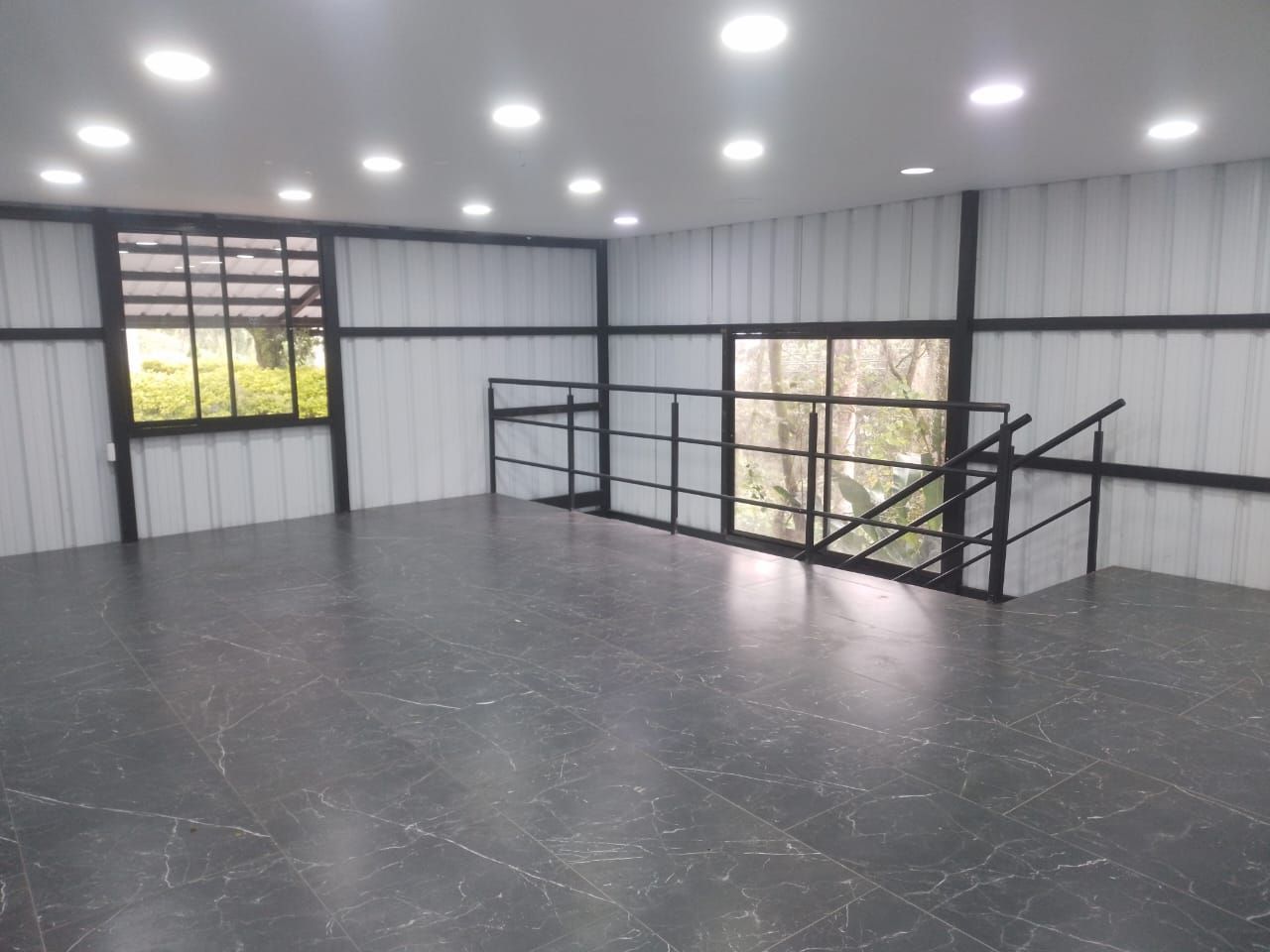 Bodega en arriendo Antioquia Envigado La Pradera 460 m2 Habitaciones 0 Baños 6 Garajes 4 Precio $16000000