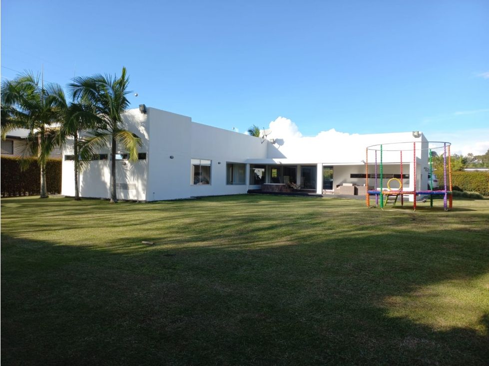 Casa Campestre en arriendo Antioquia Rionegro Rionegro 350 m2 Habitaciones 4 Baños 4 Garajes 5 Precio $20380000