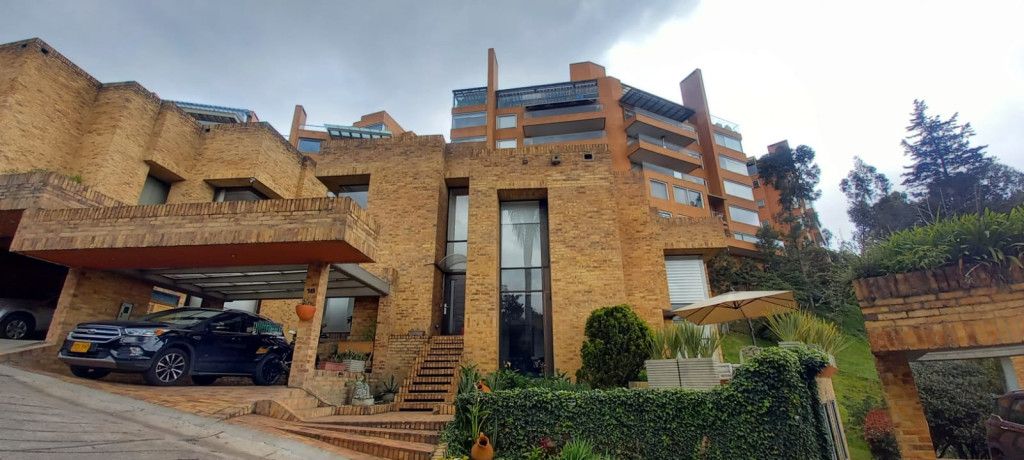 Casa en arriendo Cundinamarca Bogotá Niza Suba 250 m2 Habitaciones 4 Baños 6 Garajes 3 Precio $11138000