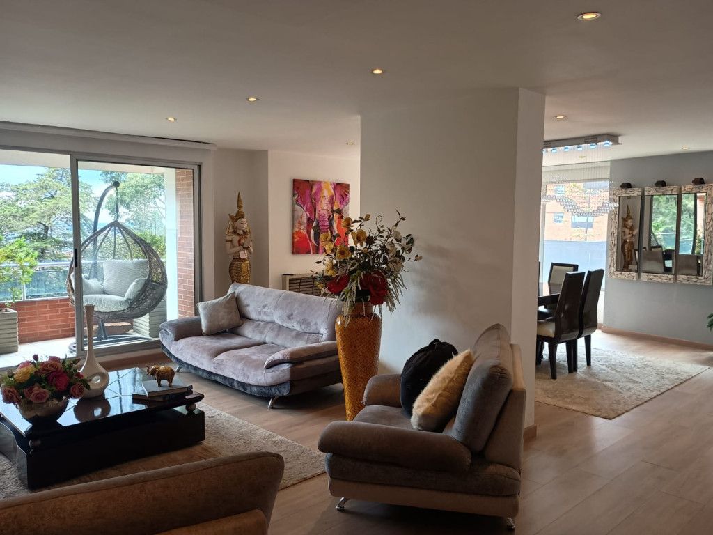 Apartamento en venta Cundinamarca Bogotá Los Rosales 211 m2 Habitaciones 3 Baños 5 Garajes 3 Precio $1980000000