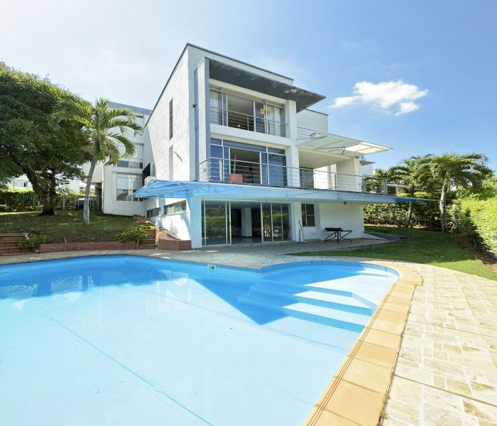 Casa en venta Valle Del Cauca Cali Parcelacion Cerros La Buitrera 450 m2 Habitaciones 4 Baños 4 Garajes 3 Precio $1600000000