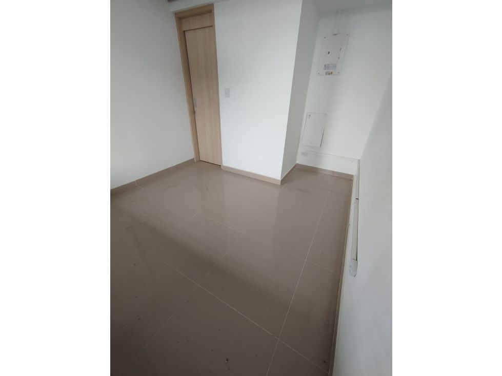 Local en venta Valle Del Cauca Cali San Pedro 10 m2 Habitaciones 0 Baños 1 Garajes 0 Precio $180000000