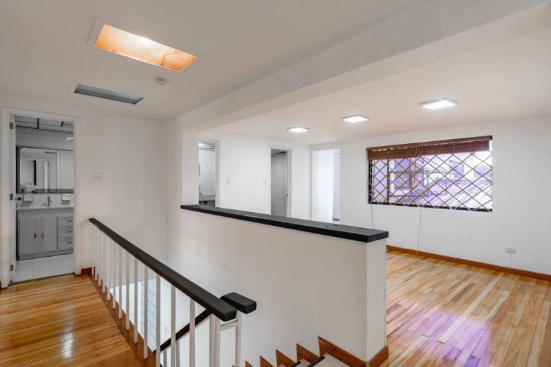 Casa en venta Cundinamarca Bogotá La Castellana 343 m2 Habitaciones 4 Baños 3 Garajes 4 Precio $1280000000