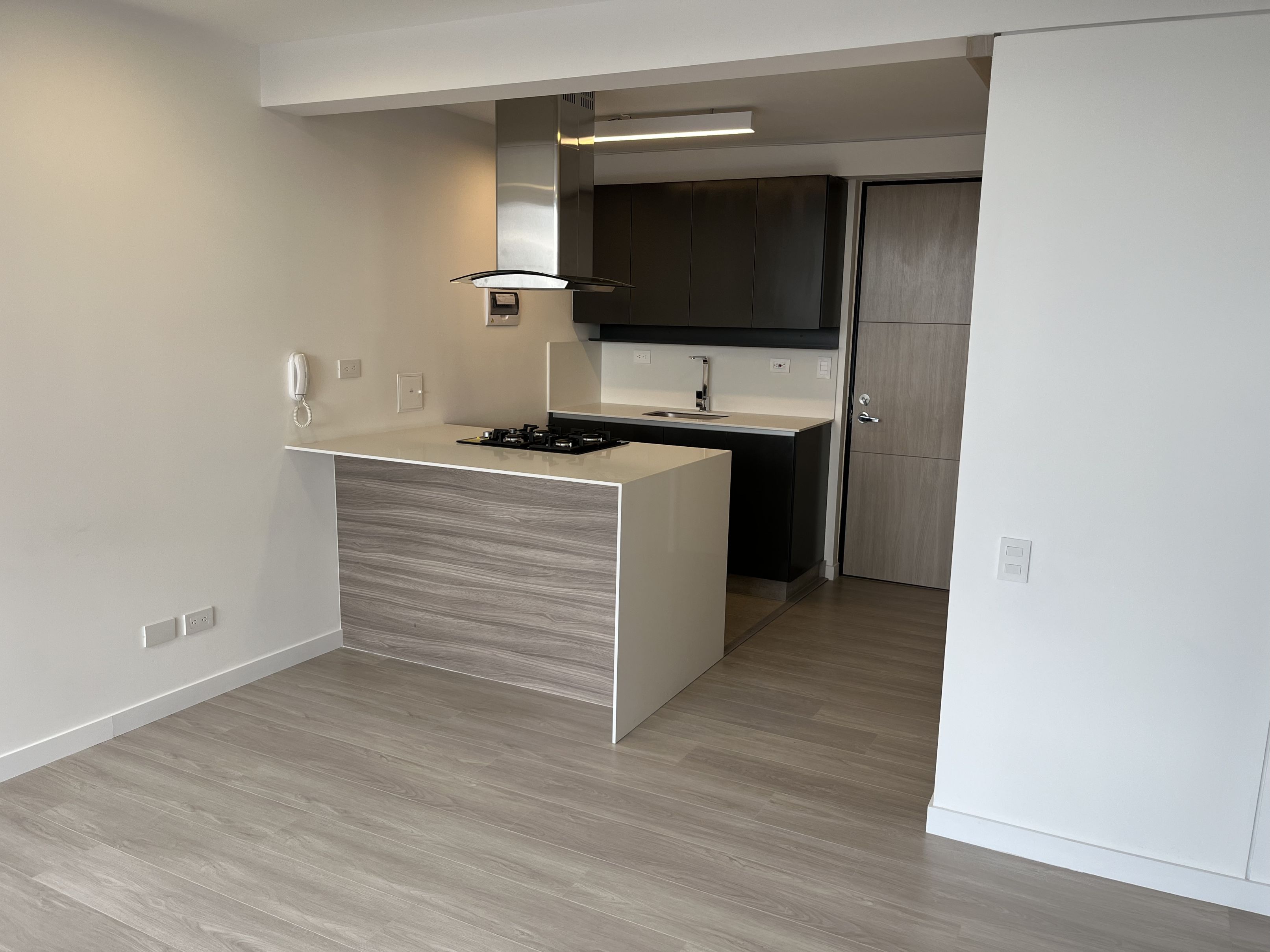 Apartamento en arriendo Cundinamarca Bogotá Ciudad Salitre Sur-oriental 60 m2 Habitaciones 2 Baños 2 Garajes 1 Precio $2700000