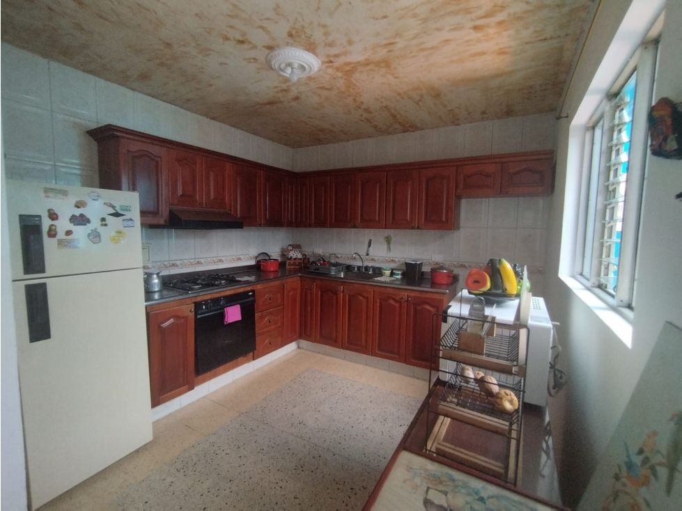 Casa en venta Antioquia Medellín Miravalle 147 m2 Habitaciones 5 Baños 2 Garajes 0 Precio $580000000