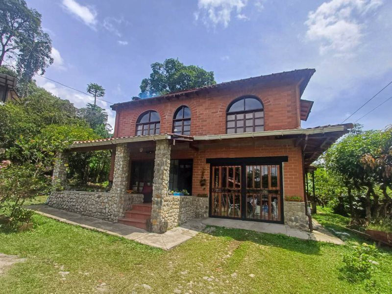 Casa en arriendo Antioquia La Estrella La Estrella 300 m2 Habitaciones 4 Baños 3 Garajes 1 Precio $4900000