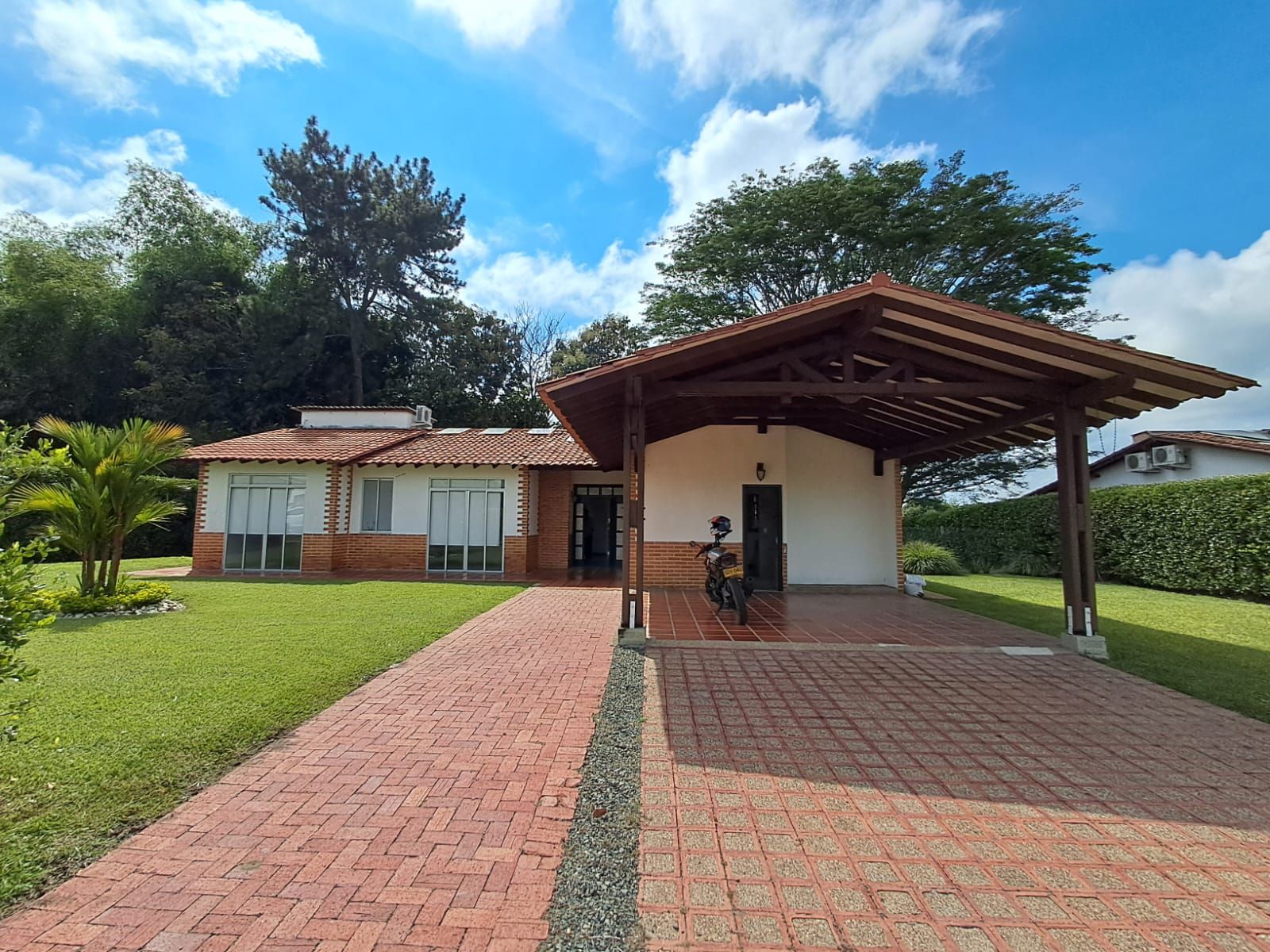 Casa Campestre en arriendo Risaralda Pereira Pereira 200 m2 Habitaciones 4 Baños 3 Garajes 4 Precio $6000000