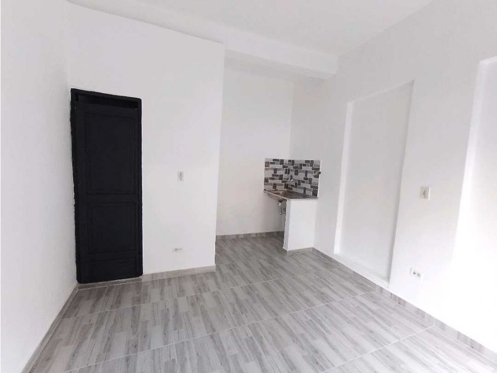 Local en arriendo Antioquia Medellín Bombona No1 15 m2 Habitaciones 0 Baños 1 Garajes 0 Precio $1250000