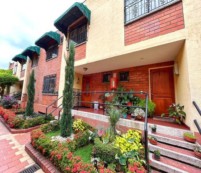 Casa en venta Valle Del Cauca Cali Ciudadela Comfandi 128 m2 Habitaciones 4 Baños 4 Garajes 2 Precio $580000000