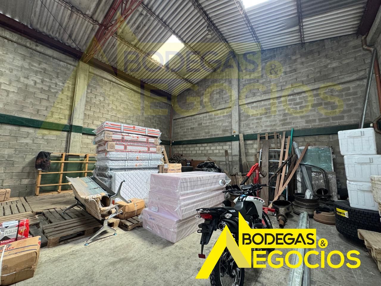 Bodega en venta Antioquia Medellín Jesus Nazareno 306 m2 Habitaciones 0 Baños 2 Garajes 0 Precio $1600000000