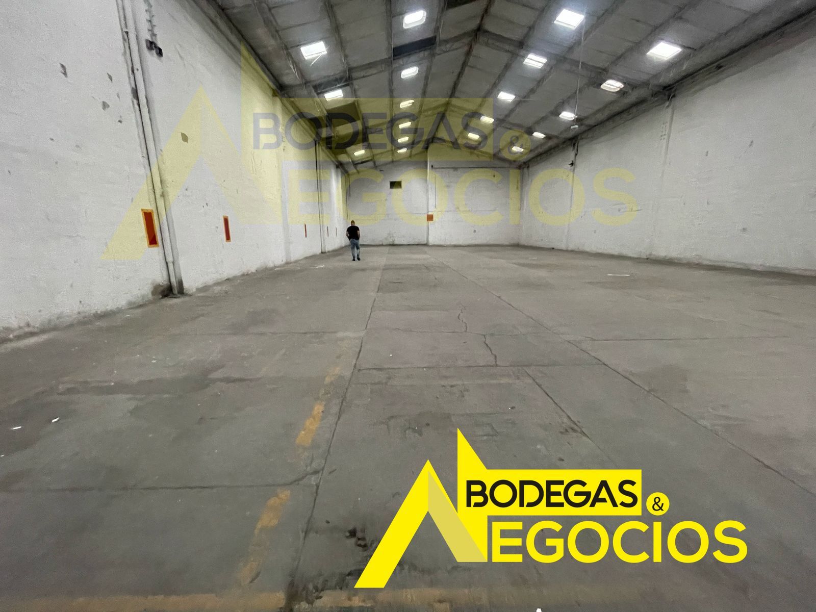 Bodega en arriendo Antioquia Itagüí Cr Villasol 1350 m2 Habitaciones 0 Baños 5 Garajes 0 Precio $36500000