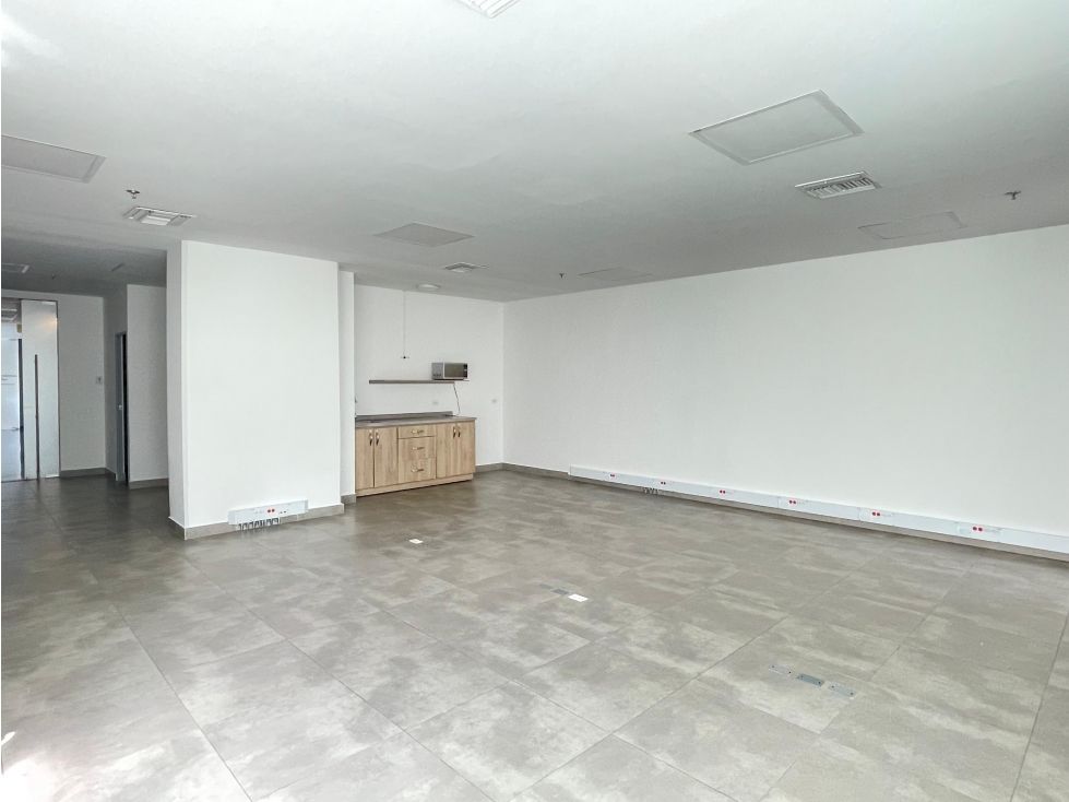 Oficina en arriendo Antioquia Medellín Villa Carlota 97 m2 Habitaciones 0 Baños 1 Garajes 2 Precio $8600000