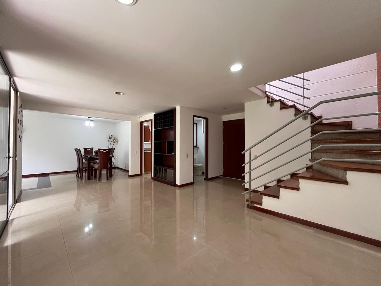 Casa en arriendo Antioquia Envigado Loma Del Atravesado 227 m2 Habitaciones 4 Baños 4 Garajes 4 Precio $8300000