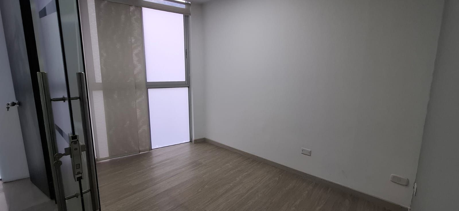 Consultorio en arriendo Risaralda Pereira Pinares De San Martin 50 m2 Habitaciones 0 Baños 1 Garajes 1 Precio $3950000