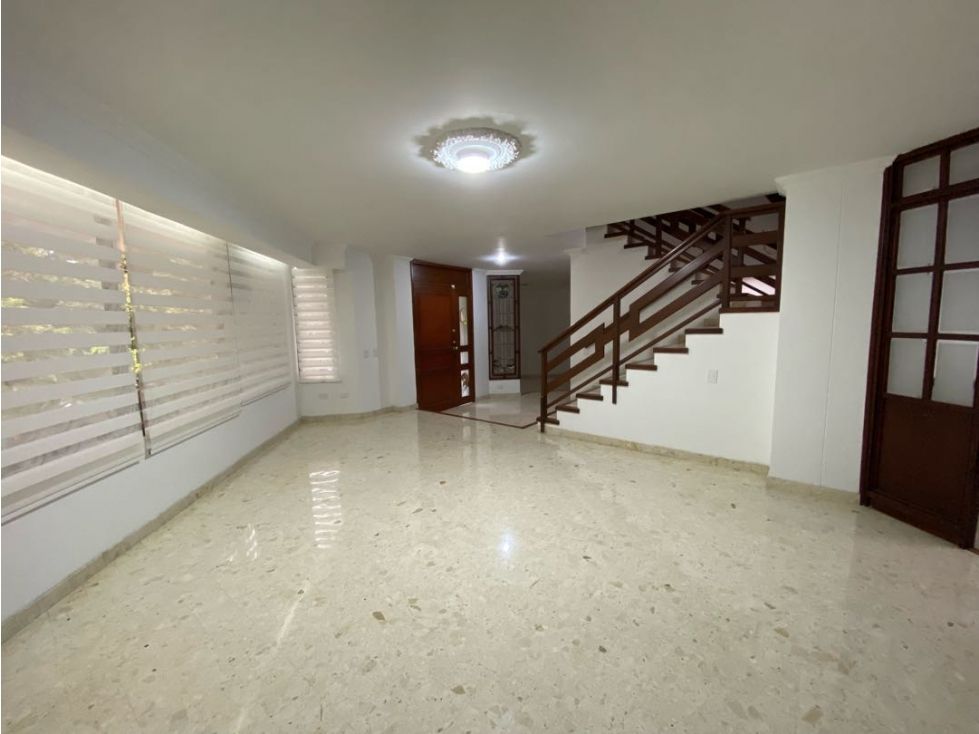 Casa en arriendo Quindío Armenia La Campiña 350 m2 Habitaciones 4 Baños 5 Garajes 2 Precio $7000000