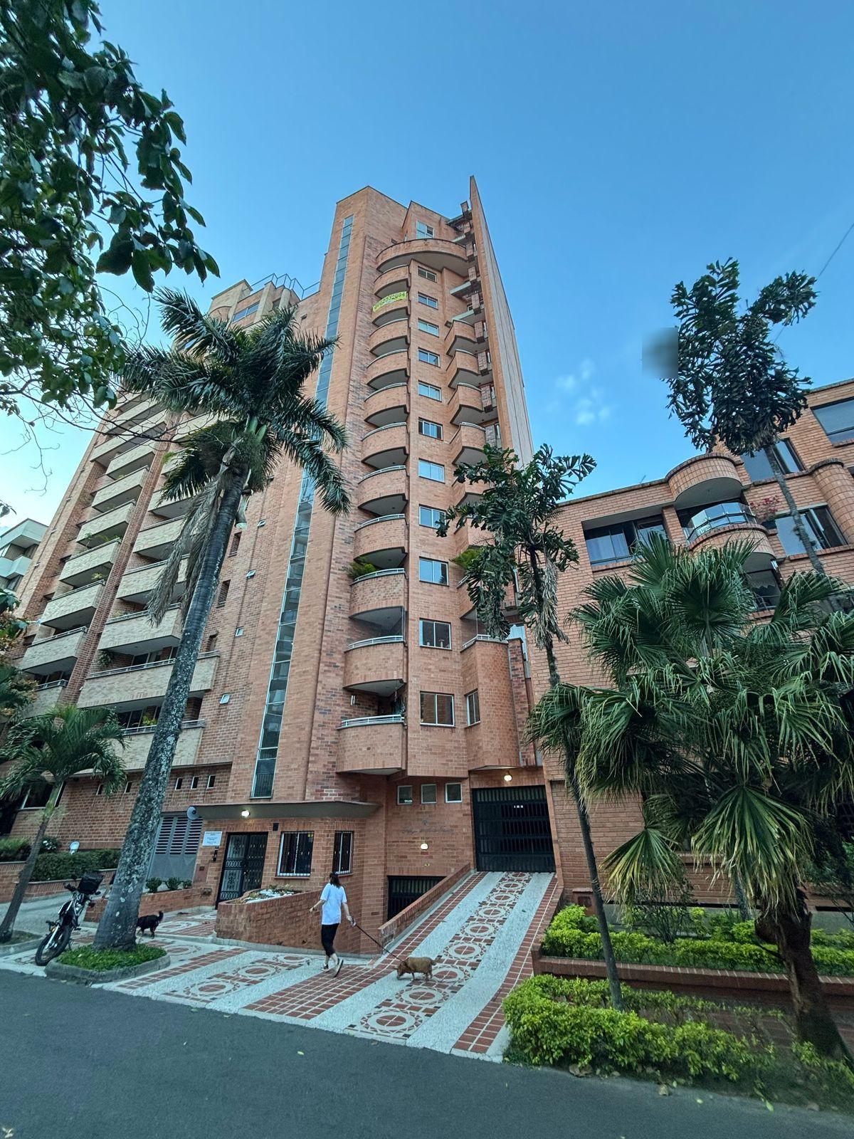Apartamento en venta Antioquia Medellín Laureles 177 m2 Habitaciones 3 Baños 5 Garajes 4 Precio $1099000000