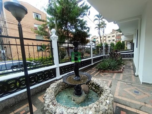 Casa en arriendo Antioquia Medellín Urbanizacion Los Colores 300 m2 Habitaciones 6 Baños 5 Garajes 1 Precio $9000000