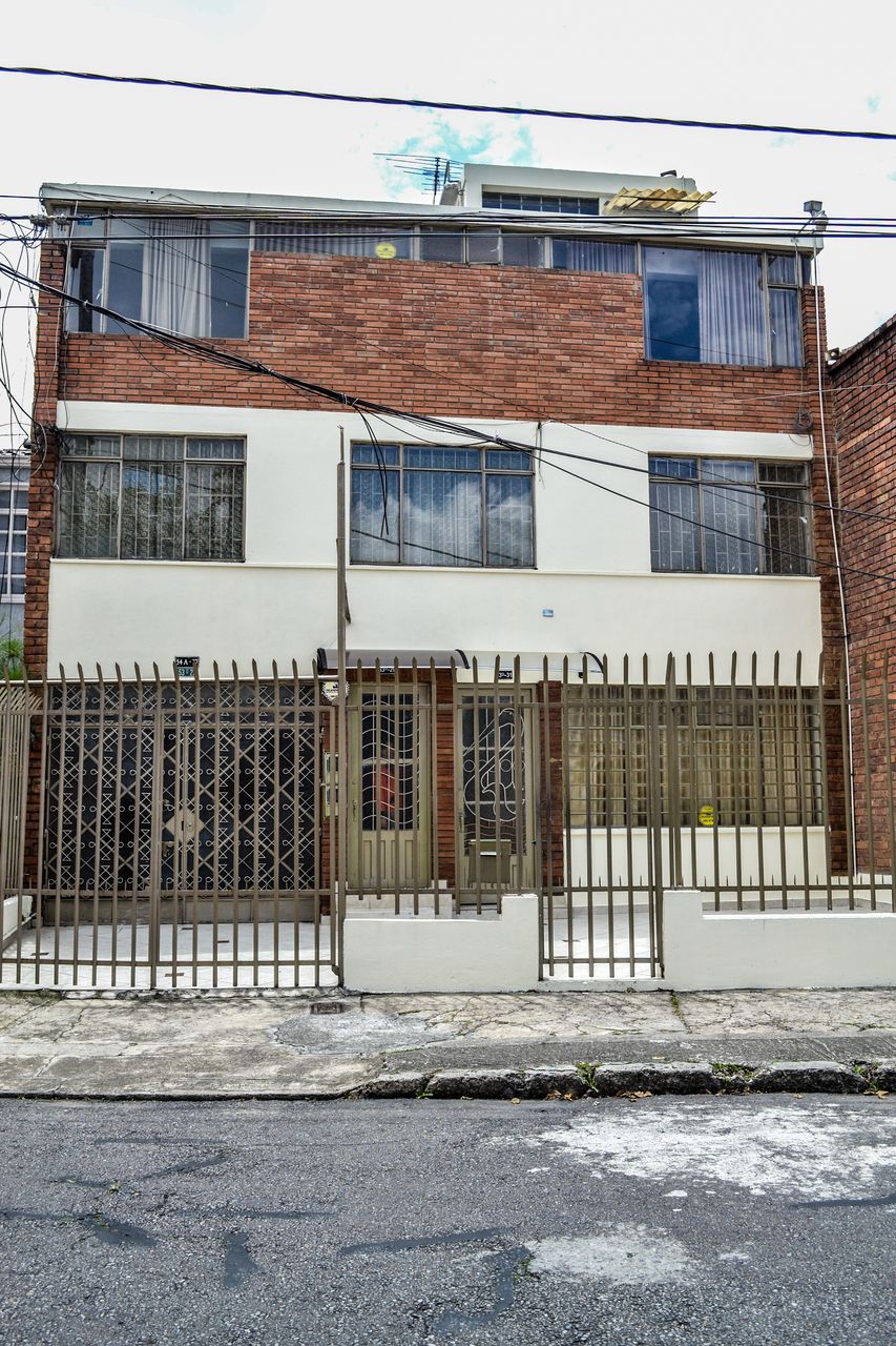 Casa en arriendo Cundinamarca Bogotá San Luis 240 m2 Habitaciones 6 Baños 5 Garajes 2 Precio $5900000