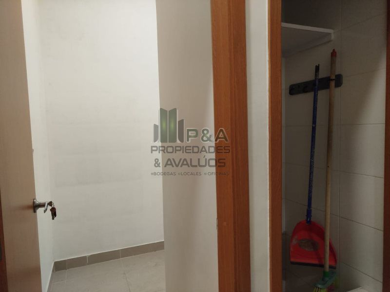 Oficina en arriendo o venta Antioquia Medellín Patio Bonito 418 m2 Habitaciones 0 Baños 4 Garajes 11 Precio venta $4400000000 Precio arriendo $40000000