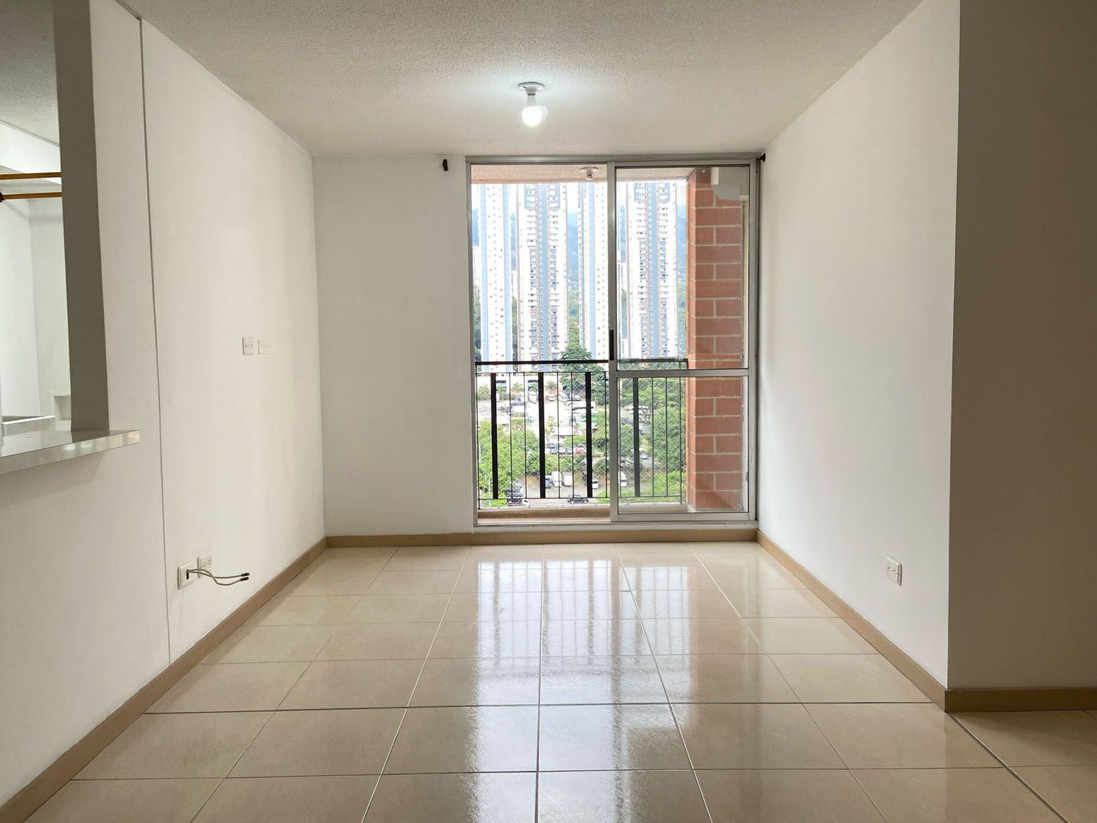 Apartamento en arriendo Antioquia Sabaneta Calle Larga 60 m2 Habitaciones 3 Baños 2 Garajes 1 Precio $2650000
