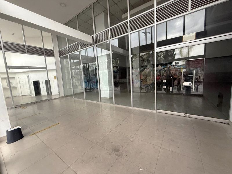 Local en venta Cundinamarca Bogotá La Capuchina 549 m2 Habitaciones 0 Baños 2 Garajes 0 Precio $3035000000