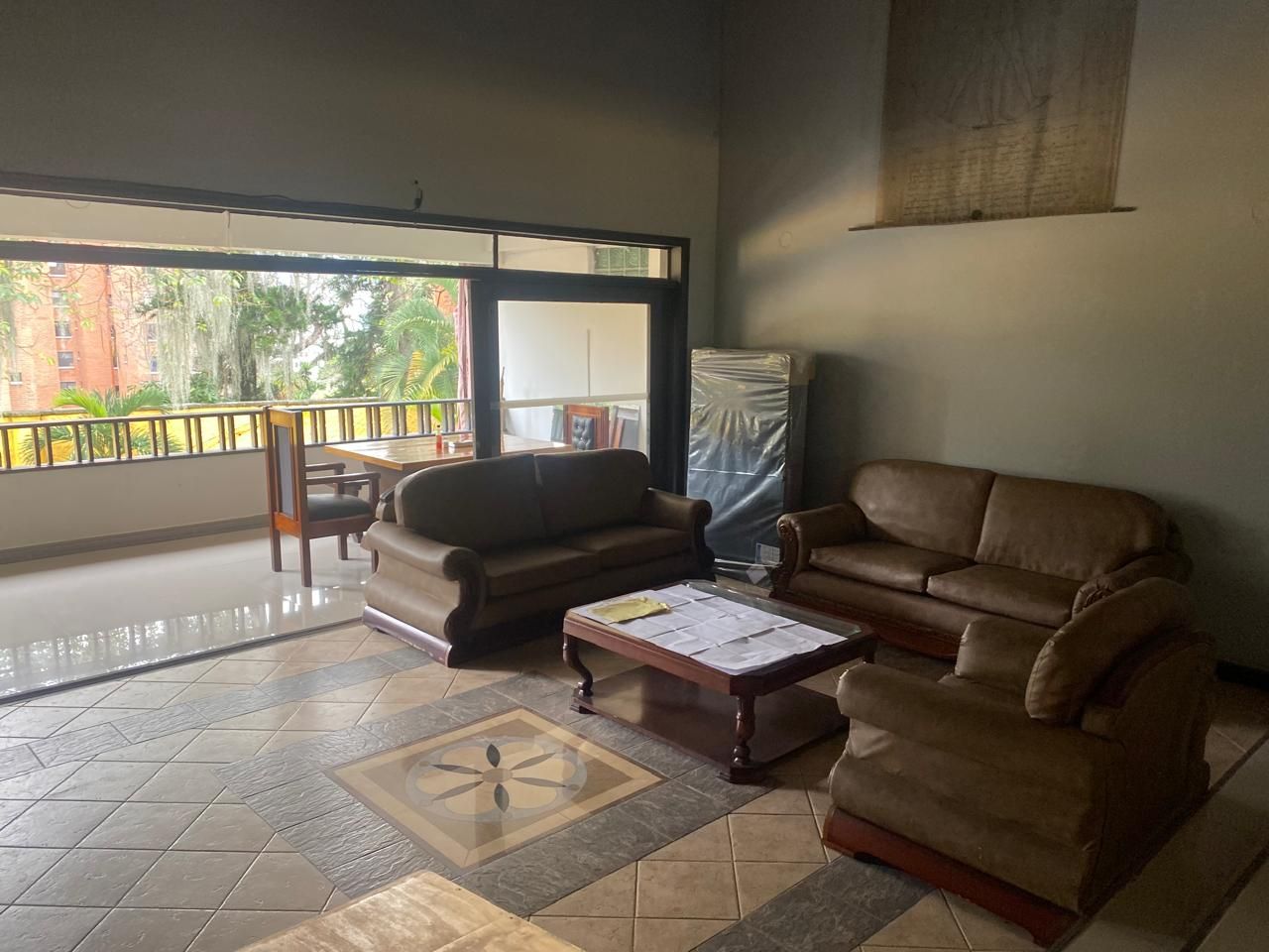 Oficina en venta Antioquia Medellín Alejandria 1000 m2 Habitaciones 0 Baños 6 Garajes 6 Precio $5980000000