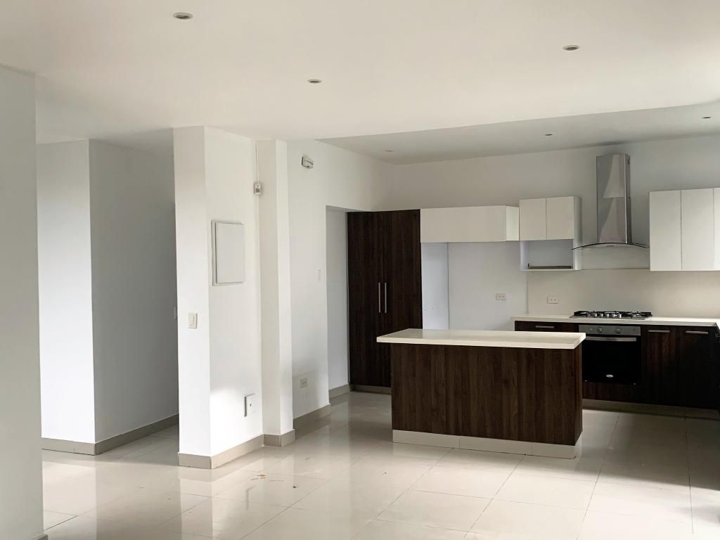 Casa en venta Valle Del Cauca Cali Santa Rita 282 m2 Habitaciones 4 Baños 4 Garajes 4 Precio $1300000000