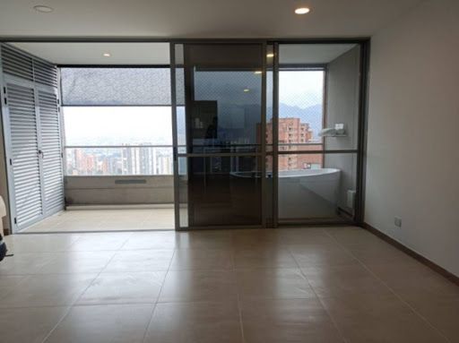 Apartamento en arriendo Antioquia Medellín Los Balsos No2 125 m2 Habitaciones 3 Baños 4 Garajes 2 Precio $7000000