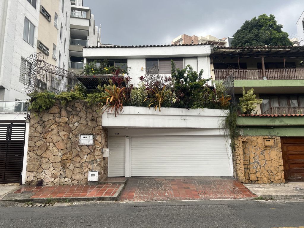 Casa en venta Valle Del Cauca Cali Arboledas 324 m2 Habitaciones 5 Baños 5 Garajes 2 Precio $1300000000