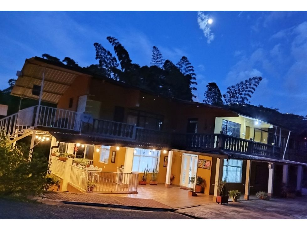 Casa Campestre en venta Caldas Manizales Manizales 1100 m2 Habitaciones 10 Baños 10 Garajes 8 Precio $1800000000