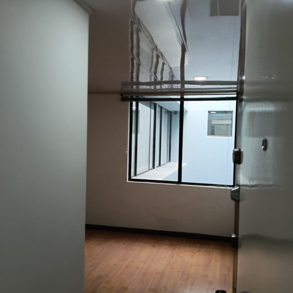 Oficina en venta Cundinamarca Bogotá Santa Barbara Occidental 14 m2 Habitaciones 0 Baños 1 Garajes 0 Precio $110000000