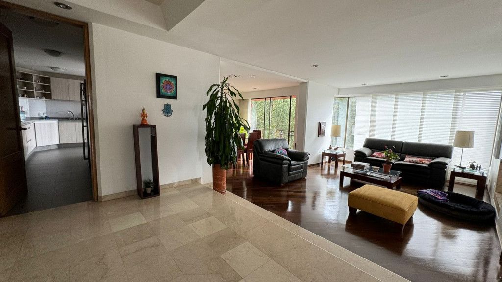 Apartamento en venta Cundinamarca Bogotá La Acanada 194 m2 Habitaciones 3 Baños 5 Garajes 2 Precio $1600000000