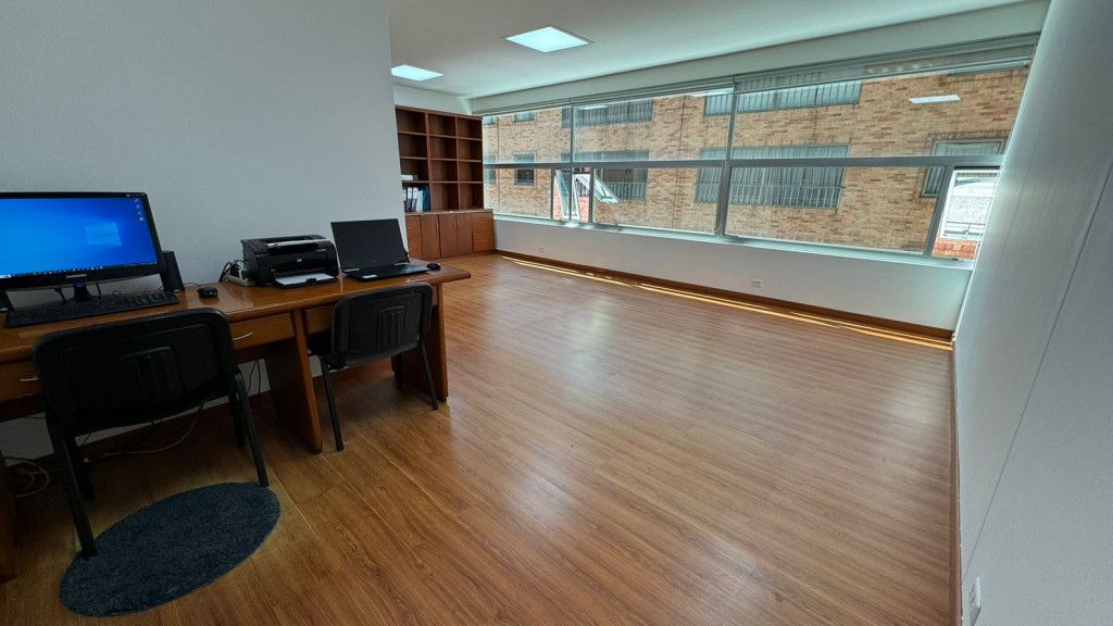 Oficina en arriendo Cundinamarca Bogotá Emaus 40 m2 Habitaciones 0 Baños 0 Garajes 1 Precio $2600000