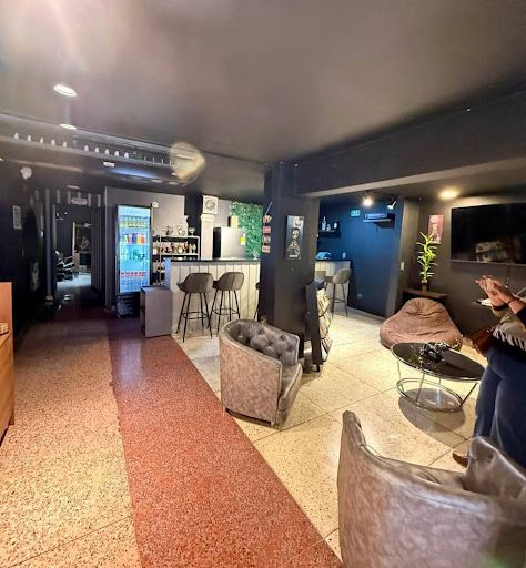 Casa en venta Antioquia Medellín Las Acacias 702 m2 Habitaciones 5 Baños 5 Garajes 2 Precio $2600000000