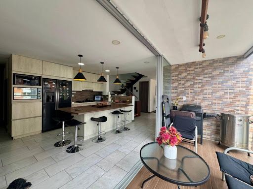 Apartamento en venta Antioquia Envigado El Esmeraldal 157 m2 Habitaciones 3 Baños 4 Garajes 2 Precio $1150000000