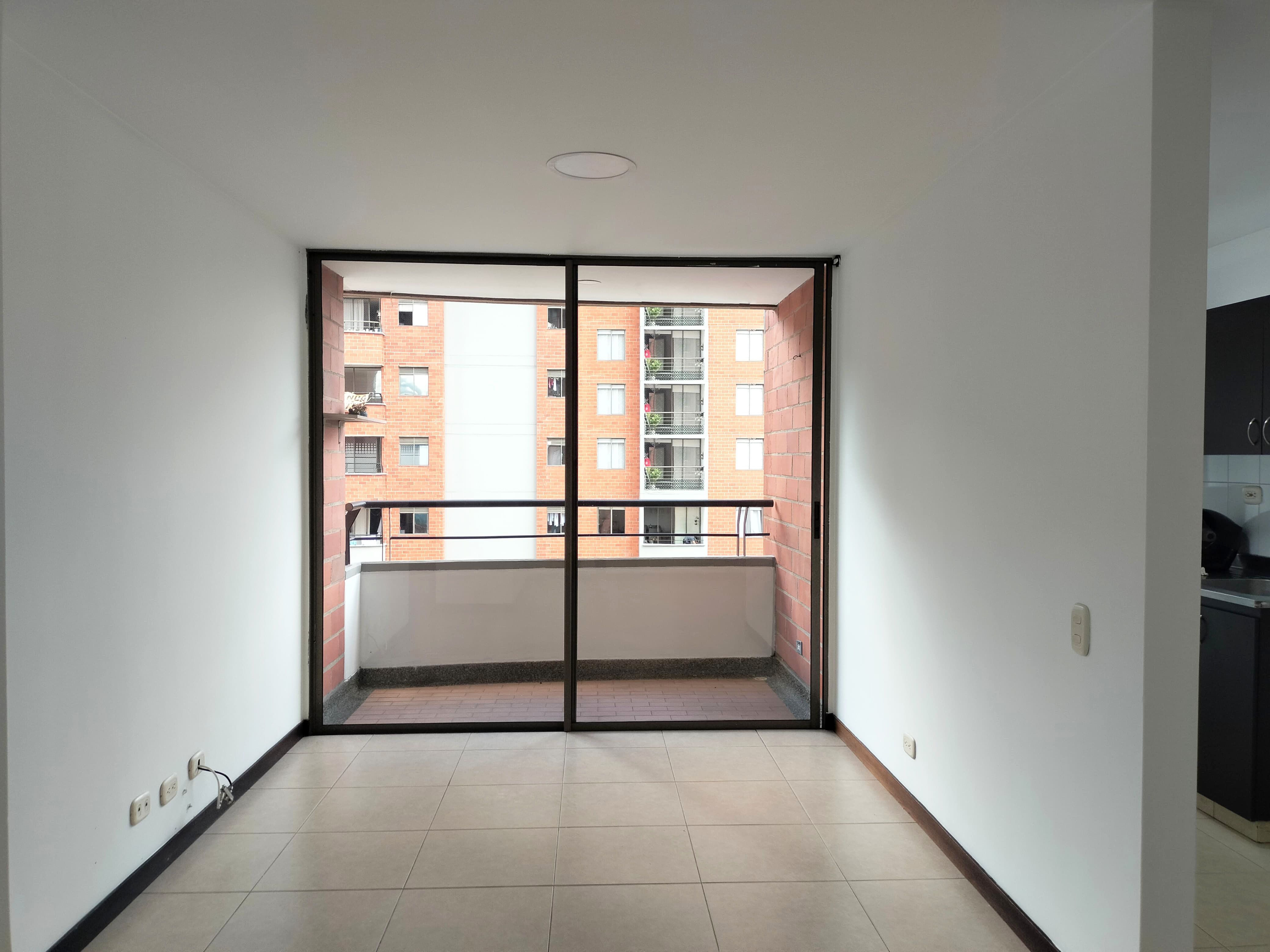 Apartamento en arriendo Antioquia Medellín Naranjitos 60 m2 Habitaciones 2 Baños 2 Garajes 1 Precio $2850000