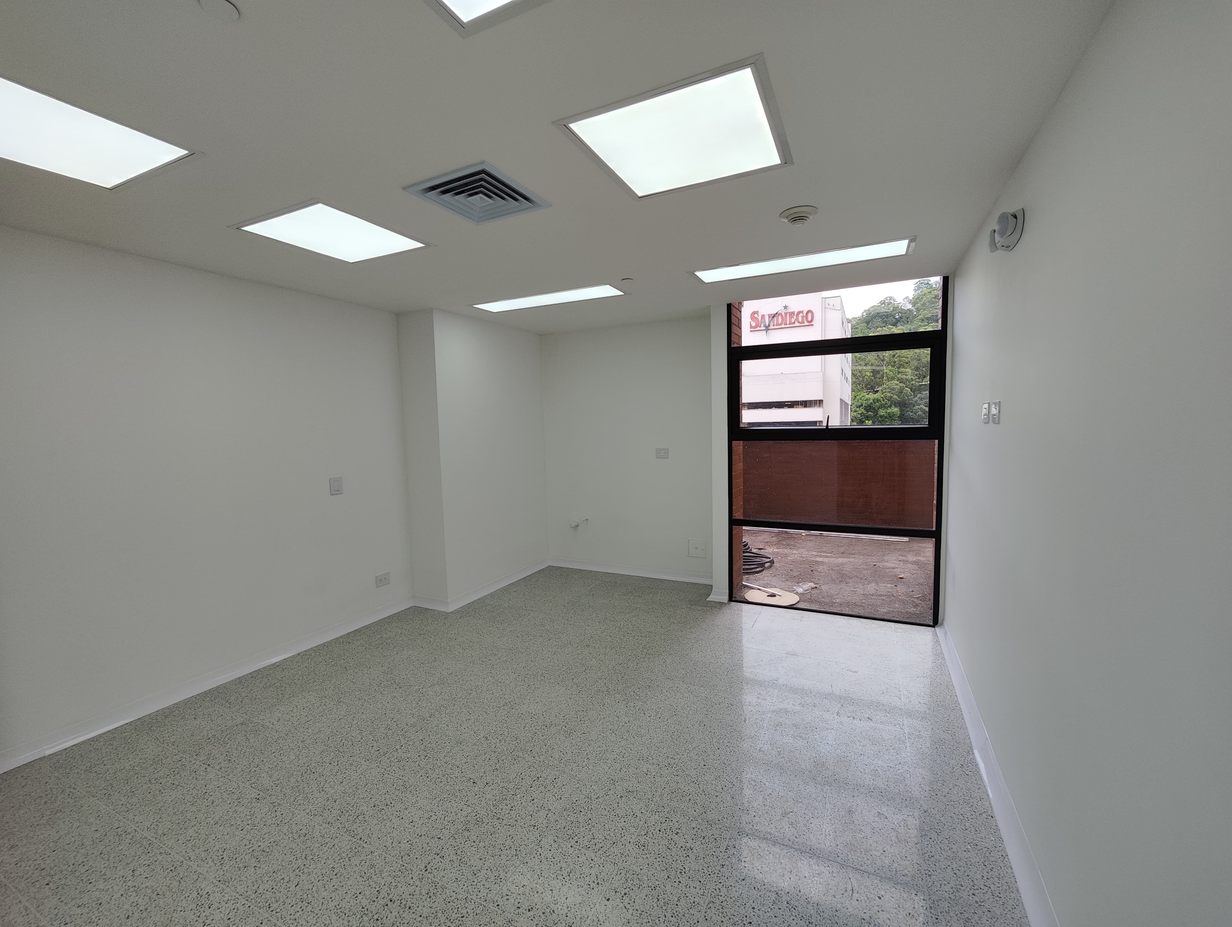 Consultorio en arriendo Antioquia Medellín Simesa 37 m2 Habitaciones 0 Baños 1 Garajes 1 Precio $3500000