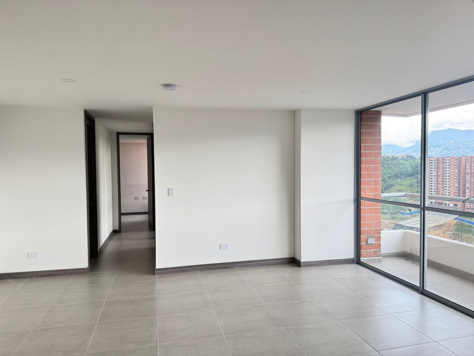 Apartamento en venta Antioquia Itagüí San Fernando 77 m2 Habitaciones 3 Baños 2 Garajes 2 Precio $580000000