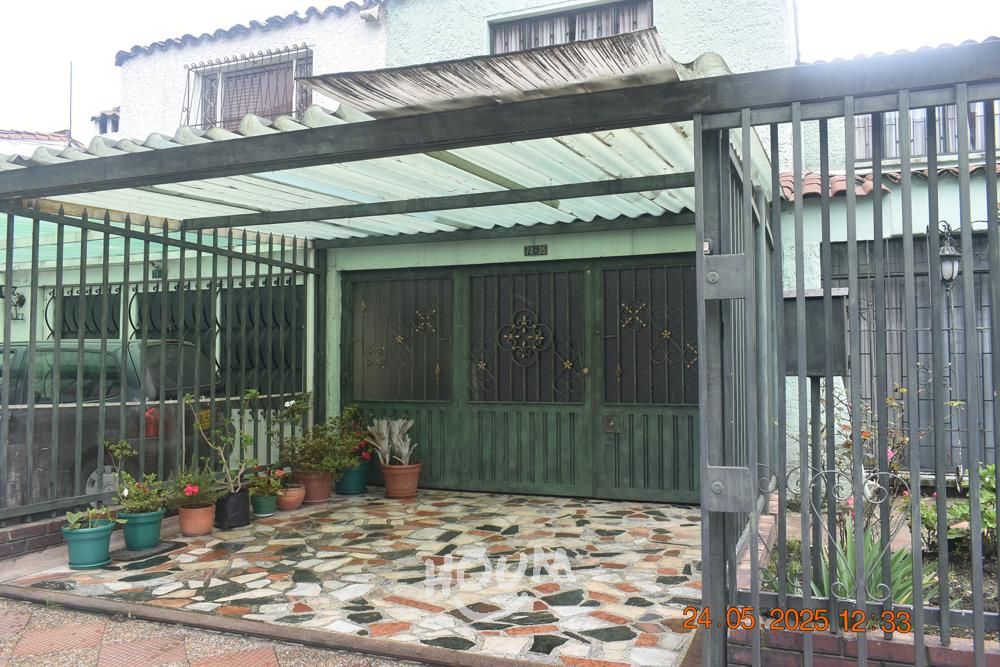 Casa en venta Cundinamarca Bogotá Modelia 400 m2 Habitaciones 4 Baños 3 Garajes 2 Precio $950000000
