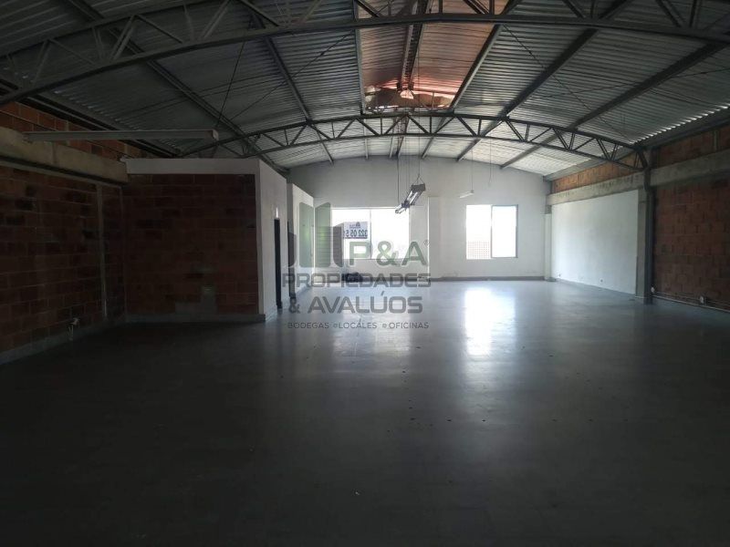 Bodega en arriendo Antioquia Envigado Bosques De Zúñiga 300 m2 Habitaciones 0 Baños 2 Garajes 0 Precio $6300000
