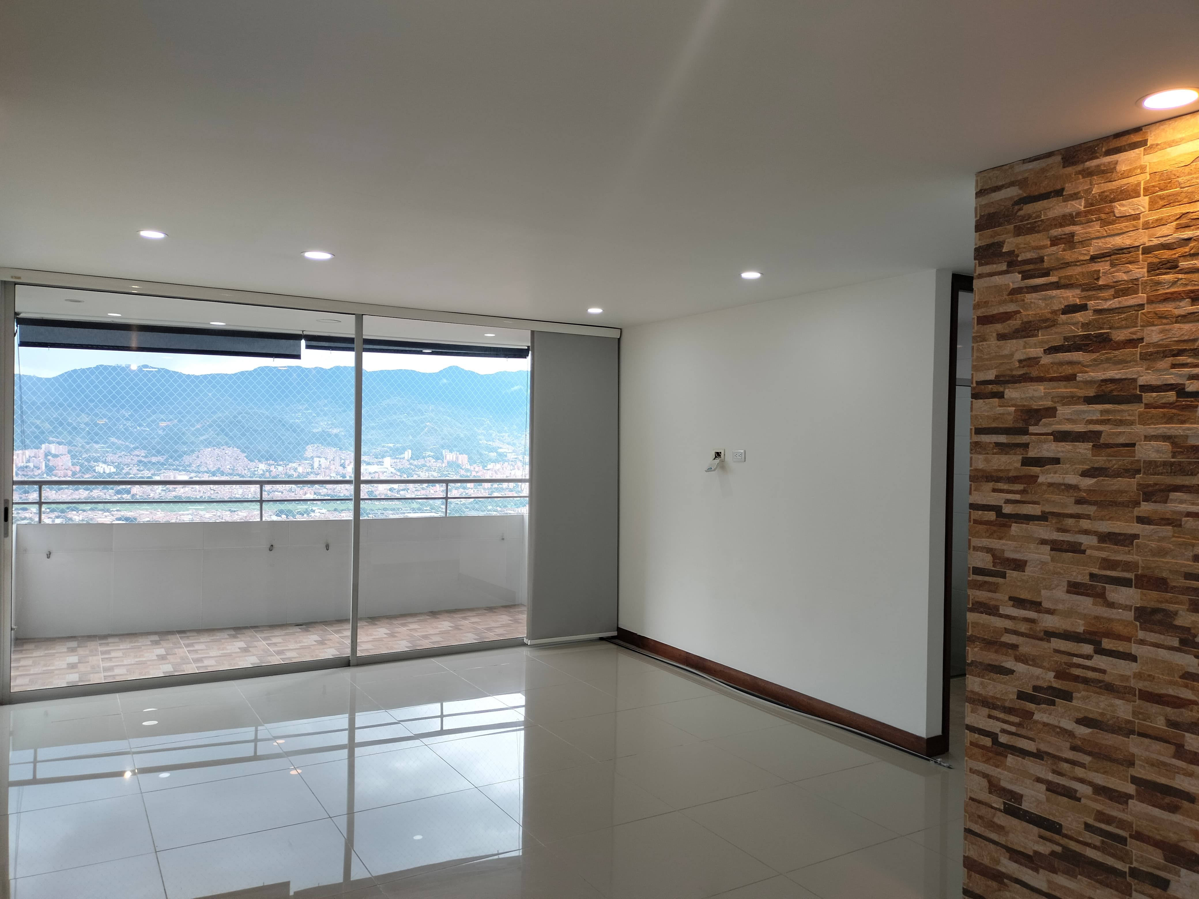 Apartamento en arriendo Antioquia Medellín Mirador Del Doce 79 m2 Habitaciones 3 Baños 2 Garajes 1 Precio $5050000