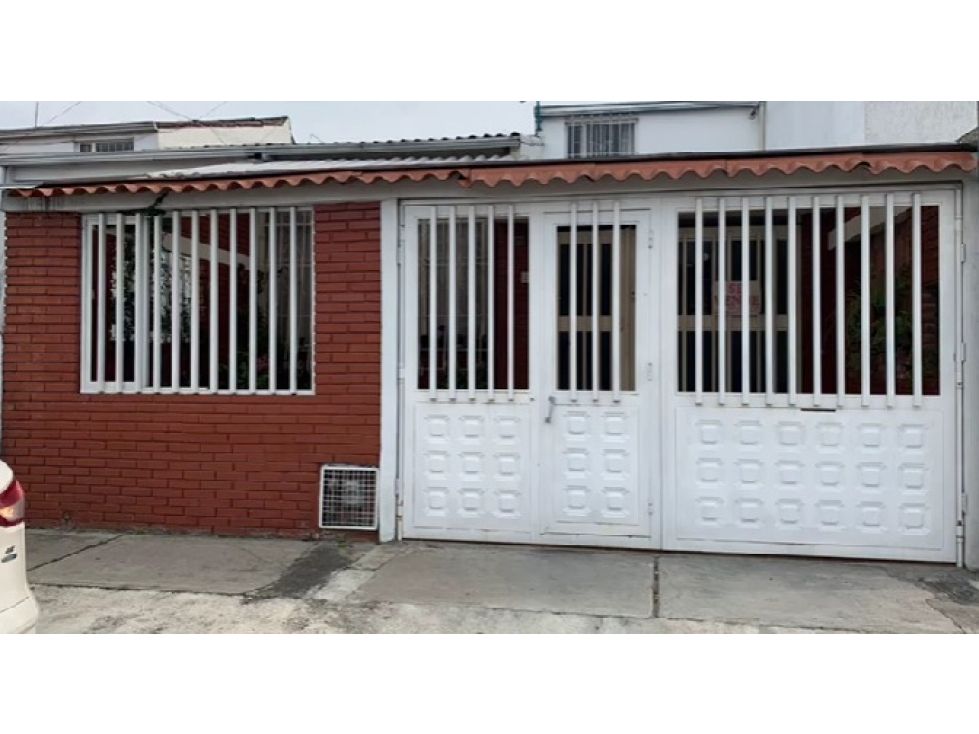 Casa en venta Cundinamarca Bogotá Americas Sector Galan 140 m2 Habitaciones 4 Baños 3 Garajes 2 Precio $720000000