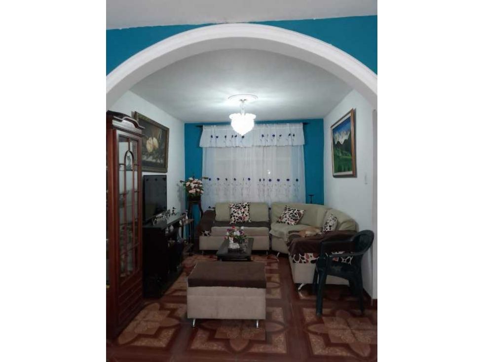 Casa en venta Valle Del Cauca Cali El Poblado I 250 m2 Habitaciones 9 Baños 5 Garajes 1 Precio $320000000