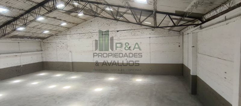 Bodega en arriendo Antioquia Medellín Trinidad 650 m2 Habitaciones 0 Baños 2 Garajes 0 Precio $28000000