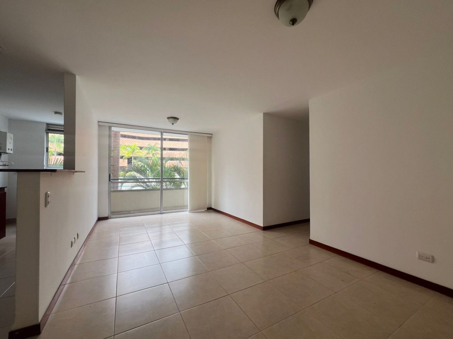 Apartamento en arriendo Antioquia Envigado El Esmeraldal 75 m2 Habitaciones 3 Baños 2 Garajes 1 Precio $3350000