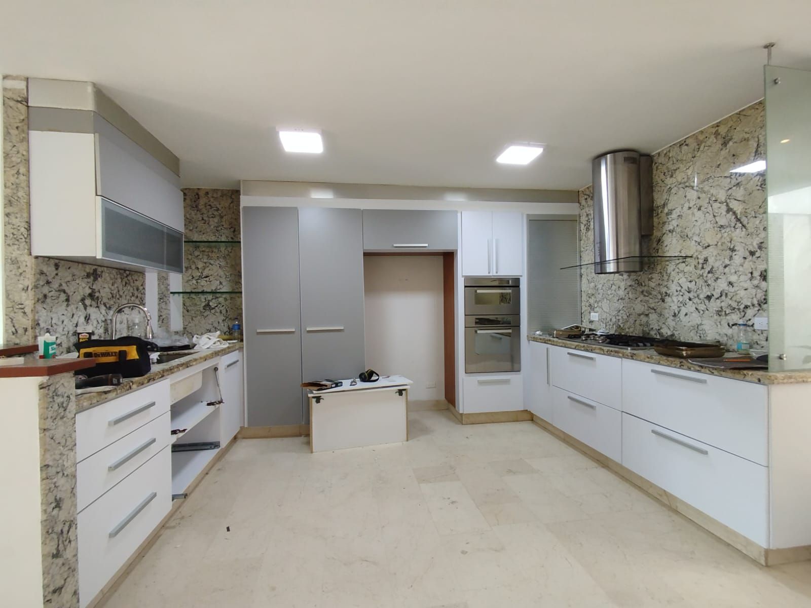 Casa en arriendo o venta Risaralda Pereira Pinares Alto 275 m2 Habitaciones 4 Baños 4 Garajes 2 Precio venta $1300000000 Precio arriendo $6000000